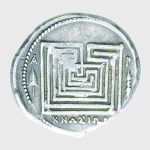 Η σχηματική απόδοση του Λαβυρίνθου ήταν η πρώτη απεικόνιση κτιρίου σε νόμισμα. Αργυρός στατήρ Κνωσού, 300-270 π.Χ. ΝΜ